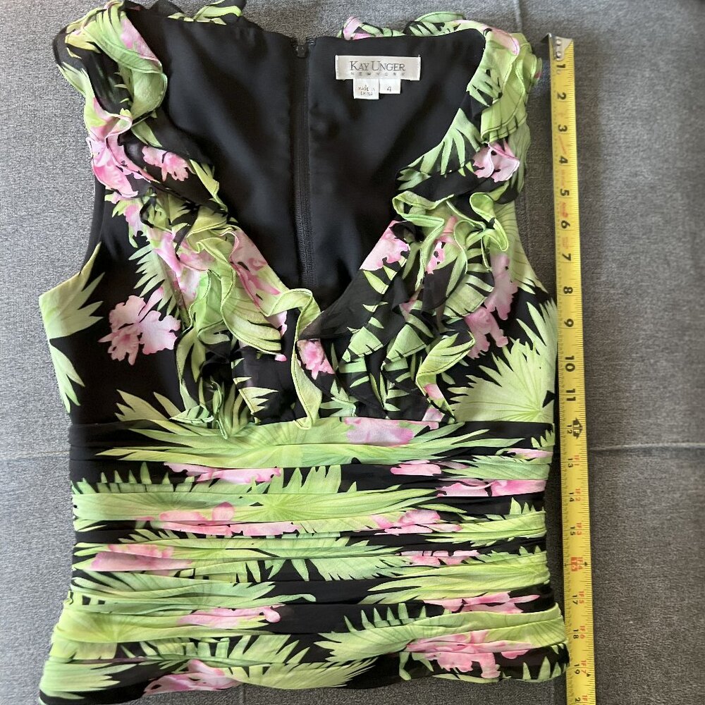 Kay Unger Women's Sleeveless Top Flowered/Luau - Size 4 - Lightly Worn